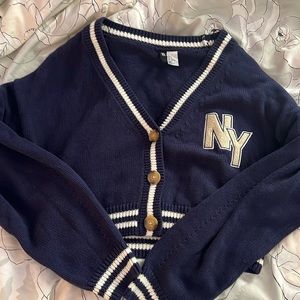 women’s cropped h&m navy and white NY cardigan
